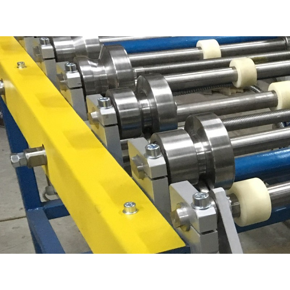Portable machine F3 for double standing seam system. With cross cutting knife and radius rolls