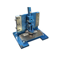 Punching press for facade corner cassettes